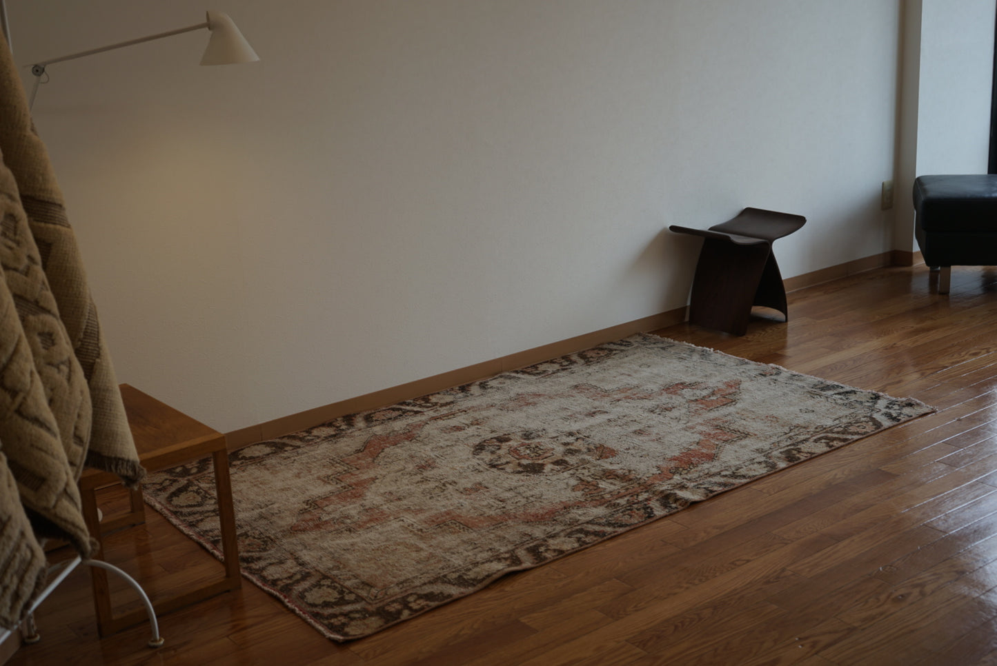 Türkiye Old Isparta Brown, CoralPink 1970年代 199 × 123 cm No.TR25277