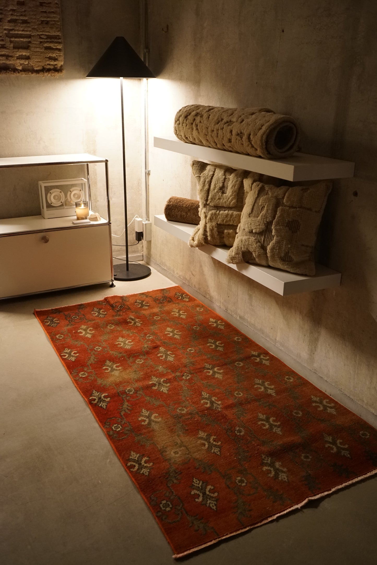 TURKEY OLD ISPARTA BLOOD ORANGE 1970年代 172 × 86 cm No.TR25150