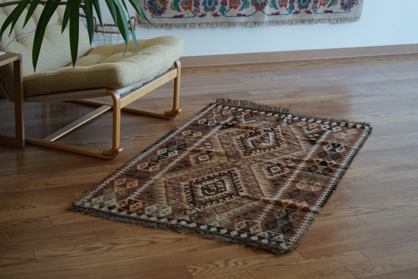 Türkiye Old Kilim Anatoria Tribal Design Brown 1960年代 132 × 79 cm No.TR25550 / 国内送料無料・羊毛手織りキリム