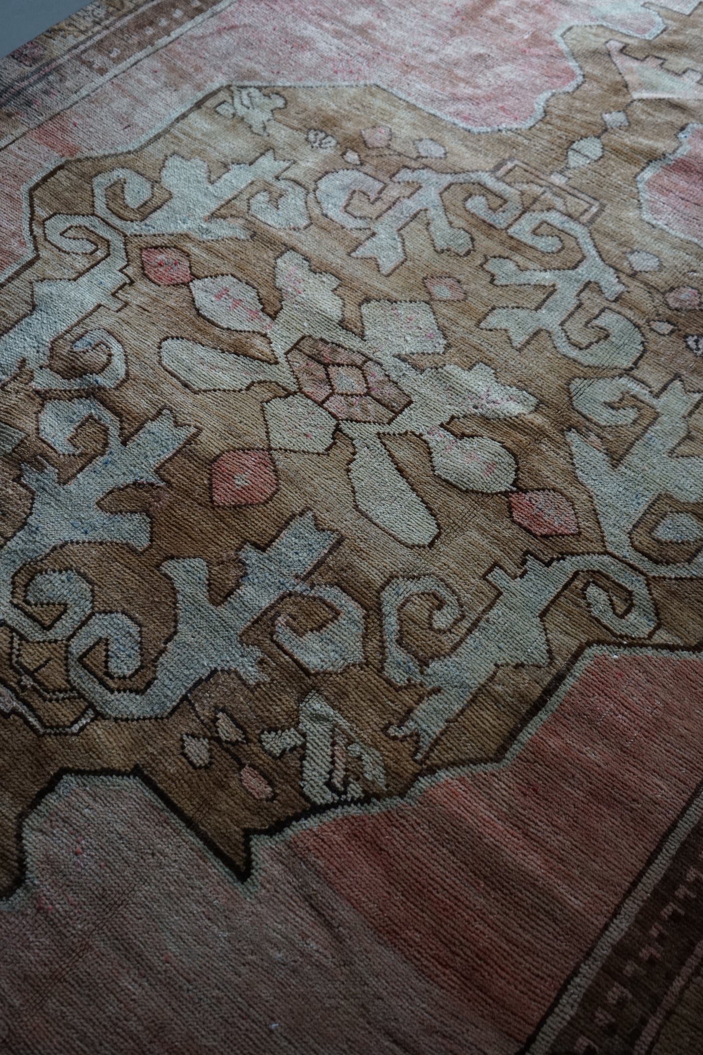 TURKEY OLD OUSHAK SALMON PINK 1970年代 286 × 162 cm No.TR25197