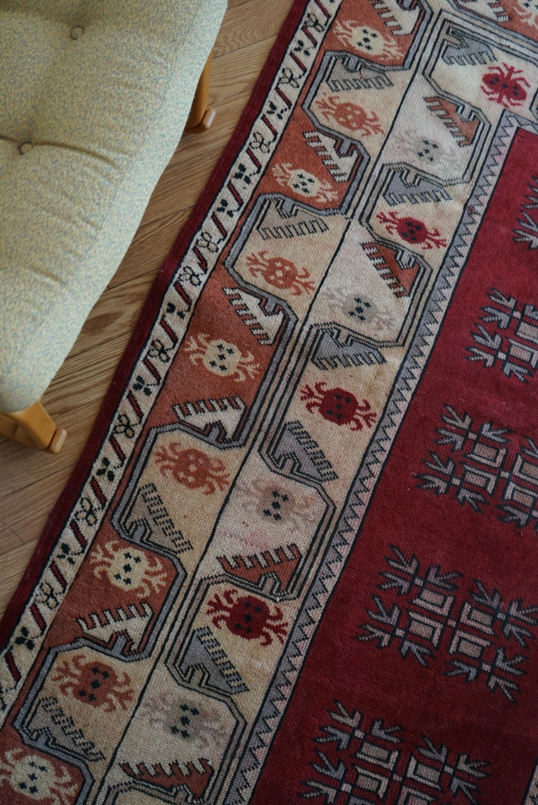 Türkiye Old Anatoria Beige , Red 1960年代 178 × 123 cm No.TR25552 / 国内送料無料・羊毛手織り絨毯
