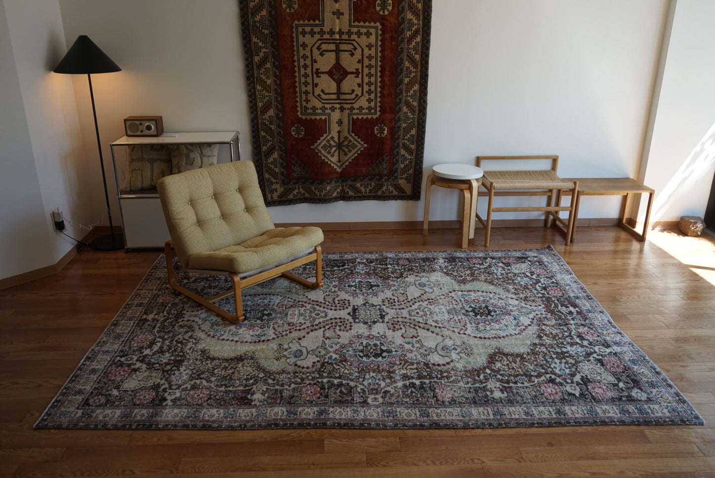 Türkiye Old Oushak Flower Medallion Black Butterfly 1970年代 263 × 176 cm No.TR25402