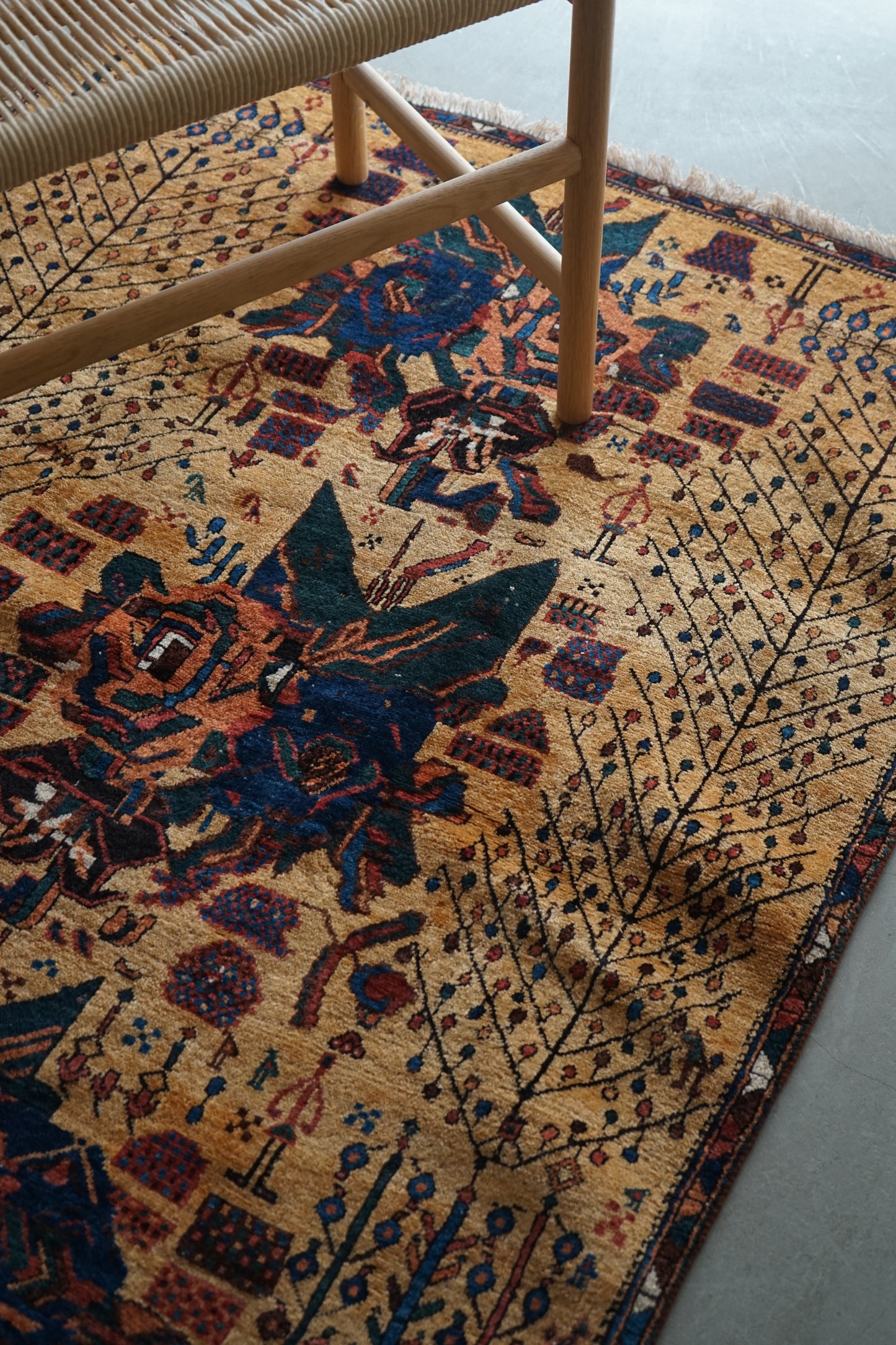 店頭販売 IRAN ANTIQUE QASHQAI SHIRAZ NEYRIZ 1770年代 114 × 129 cm