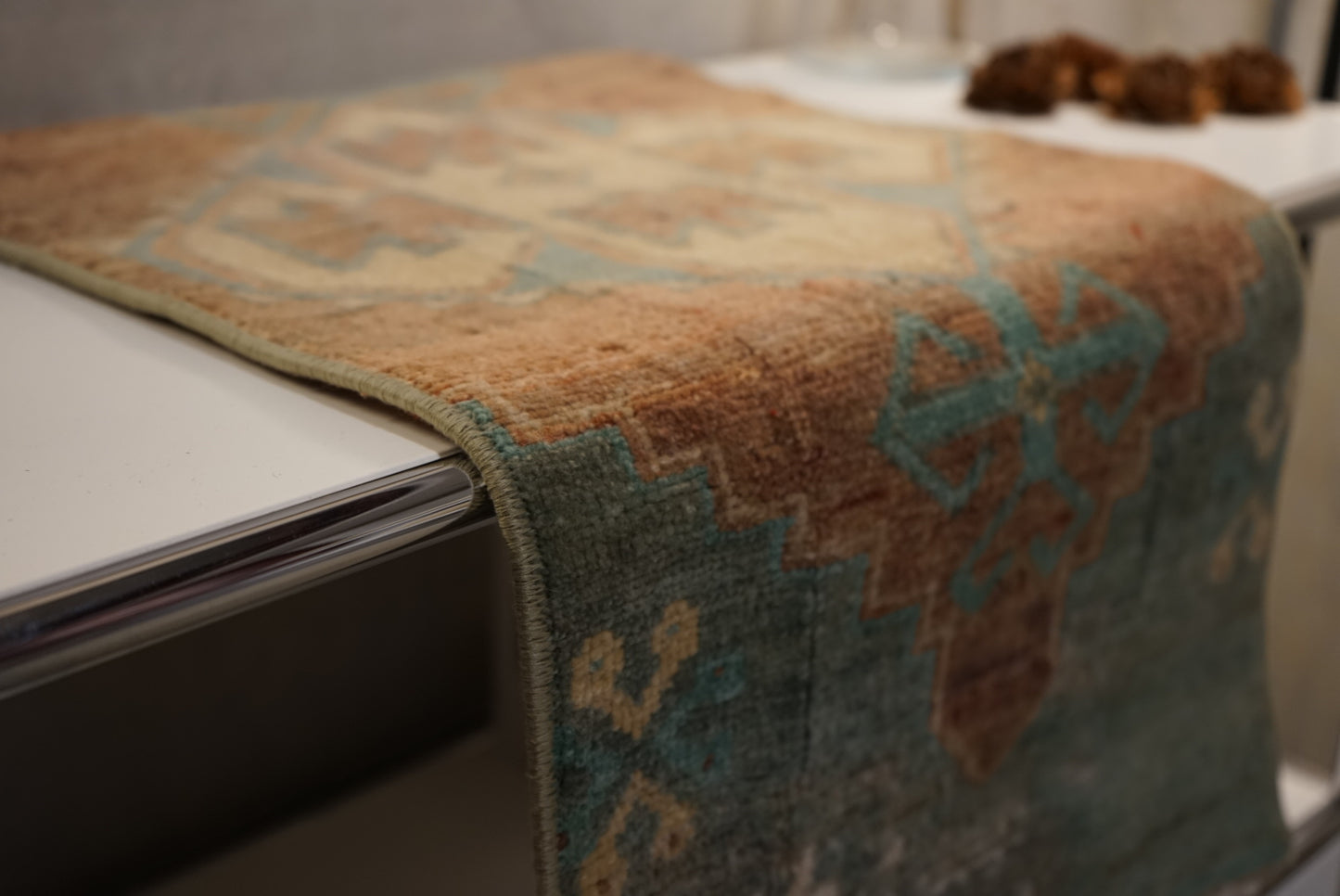 Türkiye Old Oushak Beige Blue Small size 1970年代 80 × 40 cm No.TR25243