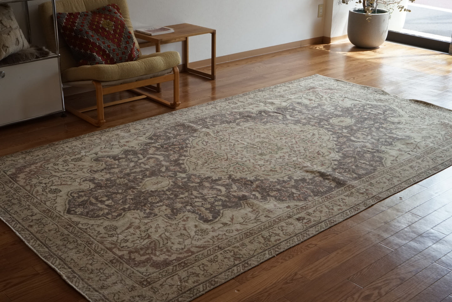 Türkiye Old Isparta Medallion Beige , Glay 1960年代 284 × 162 cm No.TR25493 / 国内送料無料