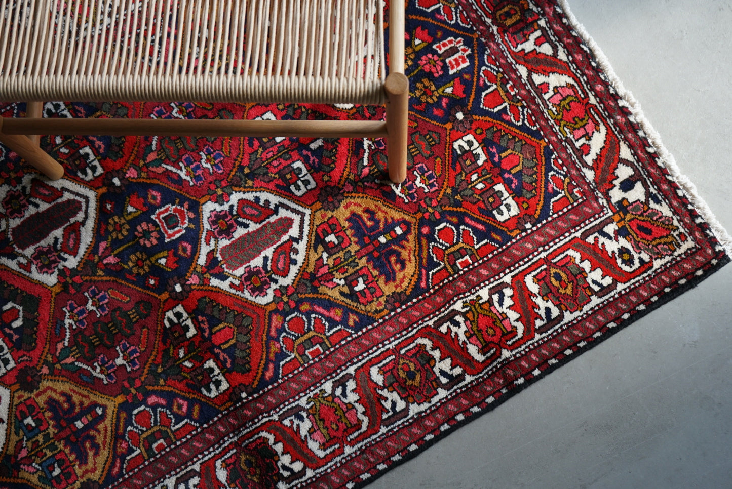 IRAN OLD BAKHTIARI 
SAMAVARI 1950年代 150 × 107 cm / 4'9 × 3'5" ft