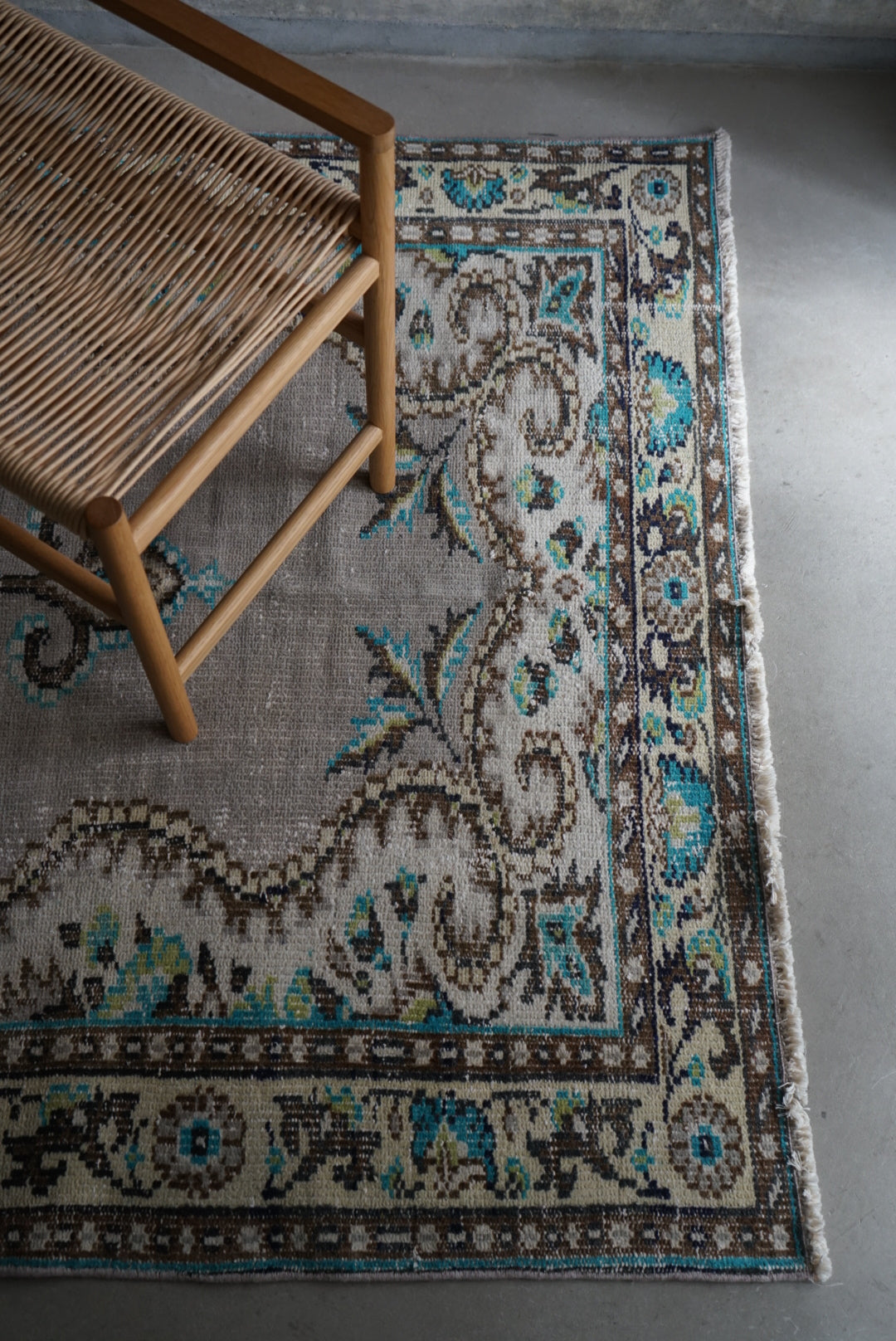 TURKEY OLD ISPARTA GREY 1970年代 223 × 136 cm No.TR25146