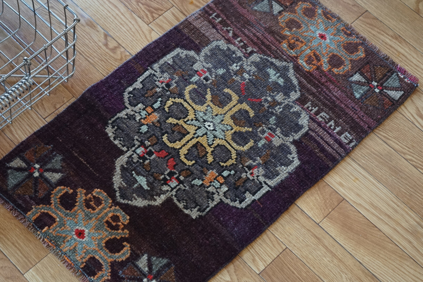 Türkiye Old Oushak Purple , Glay Medallion 1970年代 77 × 44 cm No.TR25420
