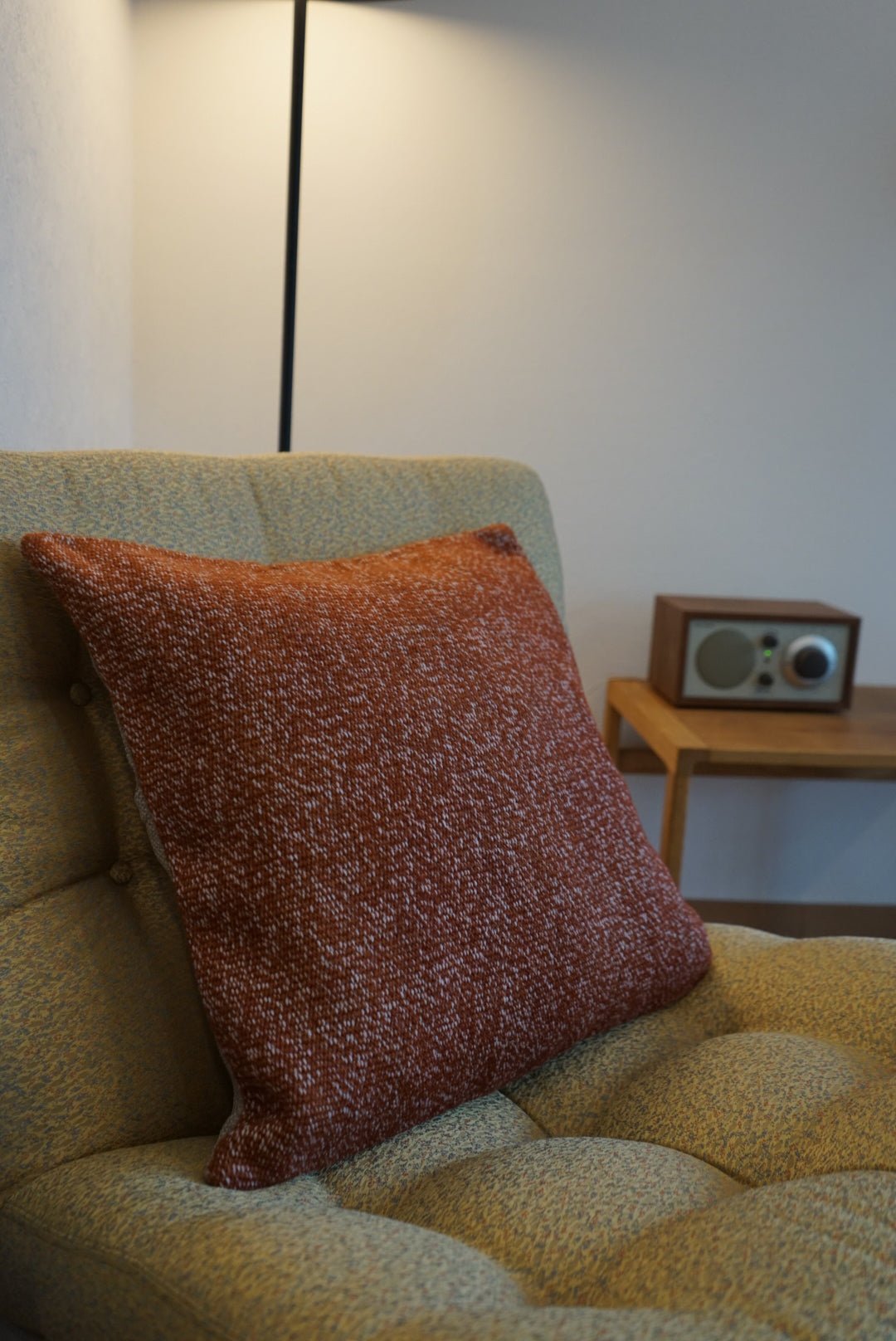 Türkiye Old Kilim Cushion Cover Brick Red 44 × 44 cm No.TR25571 / 送料無料・羊毛手織りキリム
