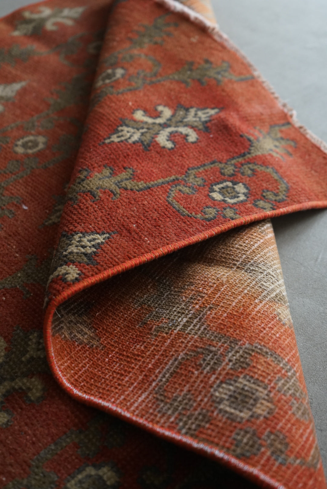 TURKEY OLD ISPARTA BLOOD ORANGE 1970年代 172 × 86 cm No.TR25150