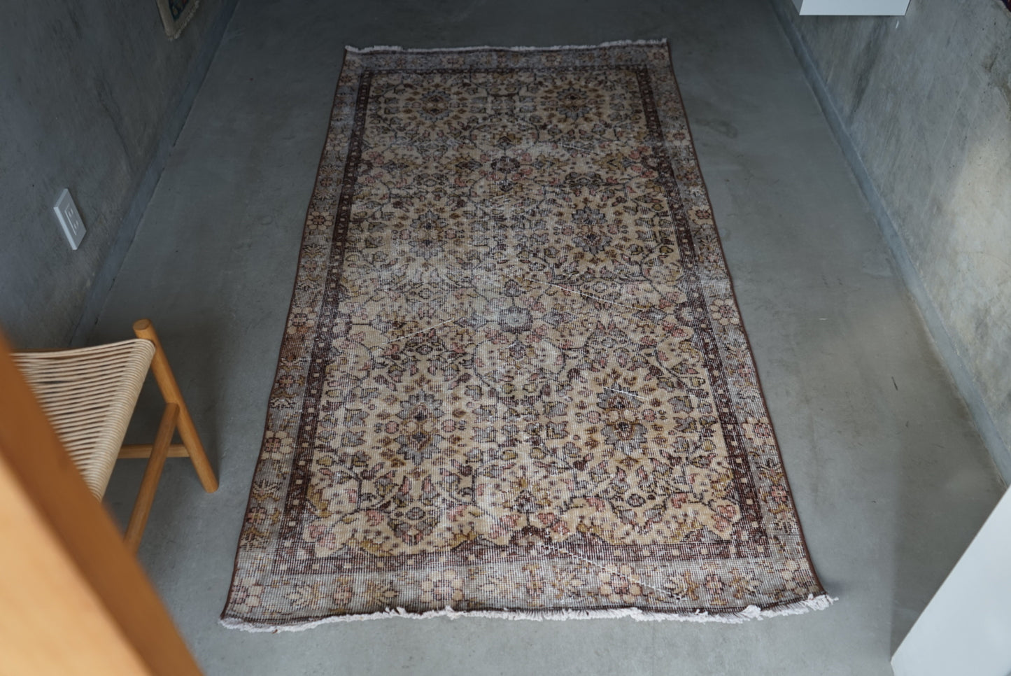 Türkiye Old Isparta Brown Floral 1970年代 204 × 107 cm No.TR25255
