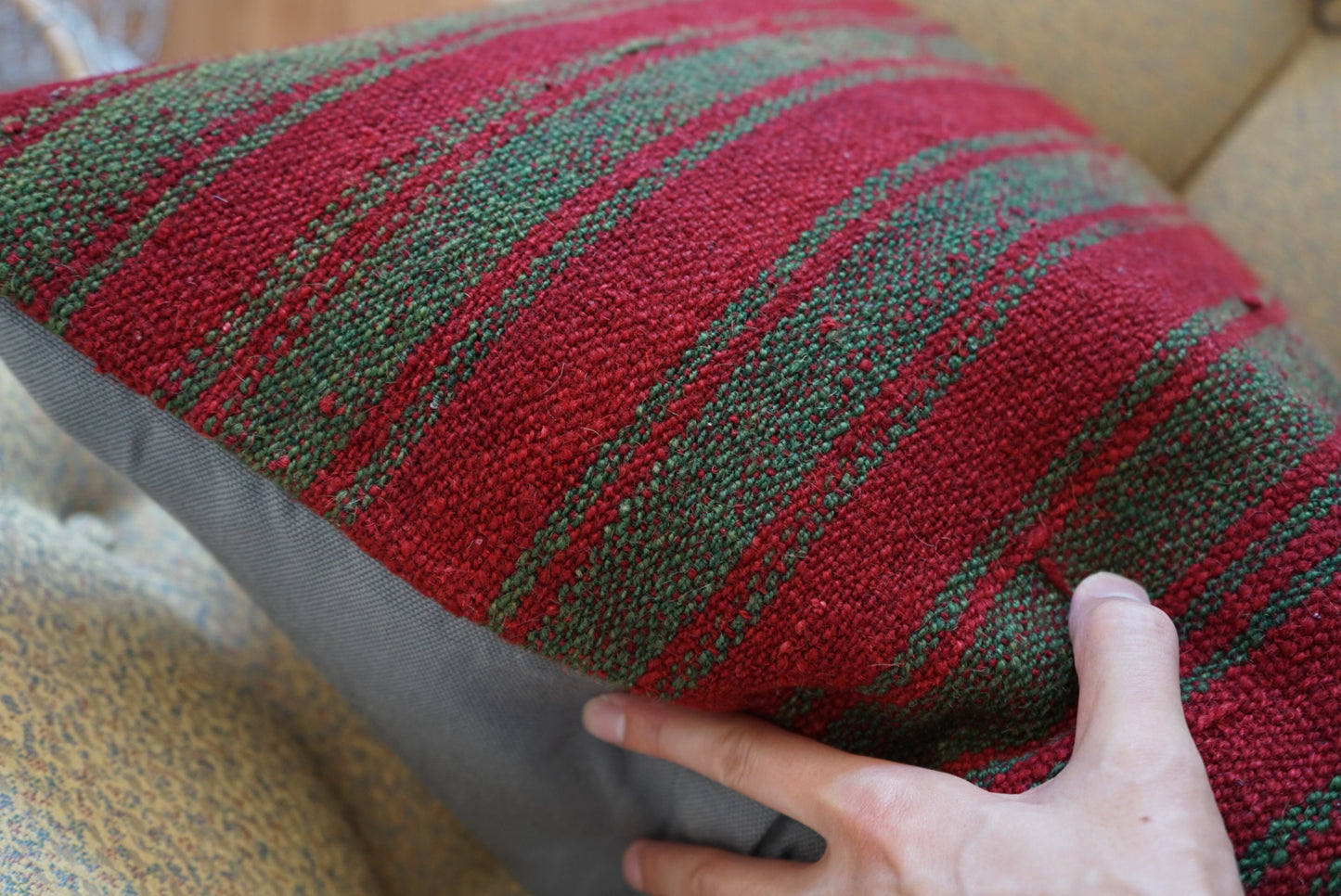 Türkiye Old Kilim Cushion Cover Green , Red Stripe Design 50 × 50 cm No.TR25556 / 送料無料・羊毛手織りキリム