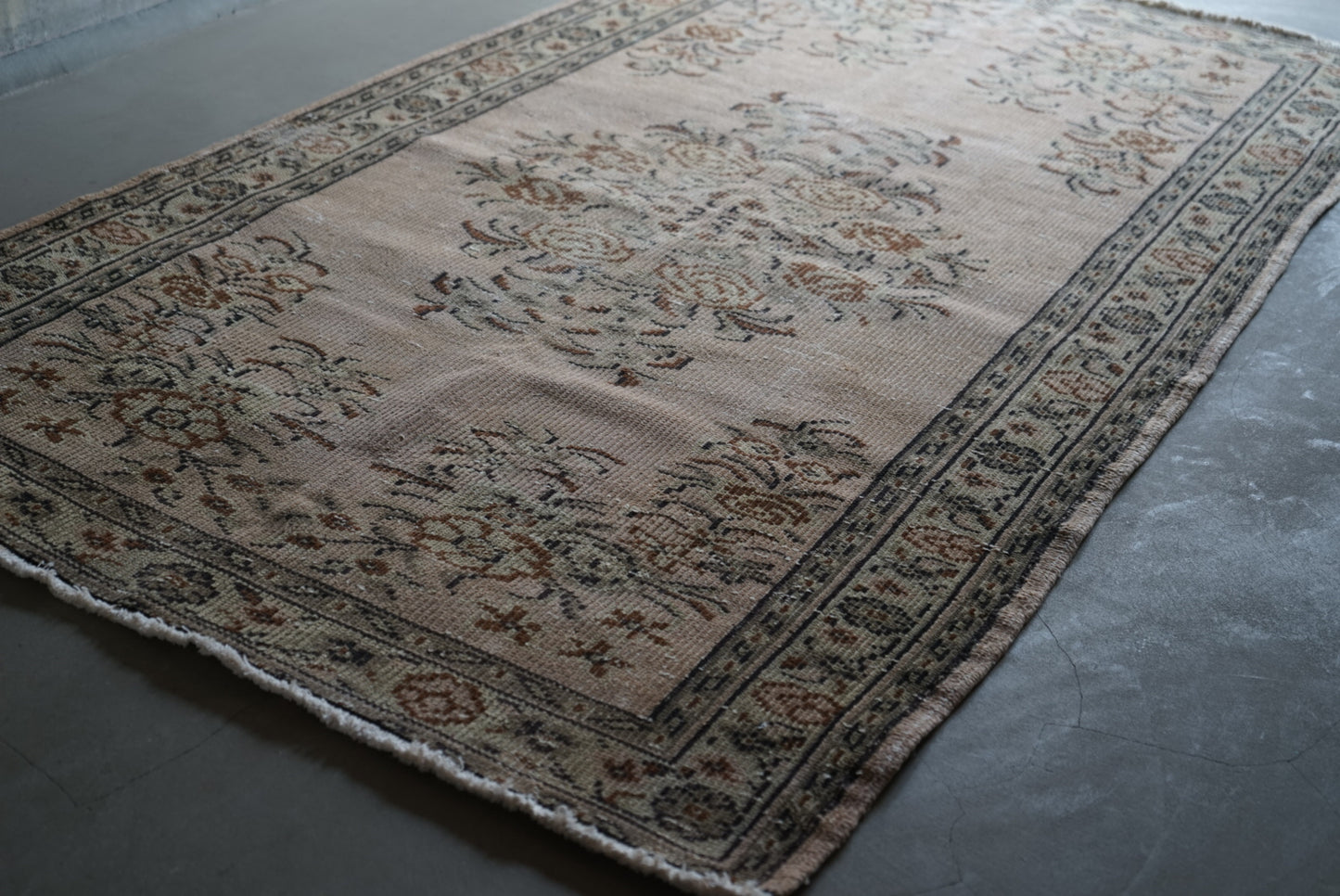Türkiye Old Isparta Floral Rich Color Beige, Olive 1970年代 195 × 113 cm No.TR25259