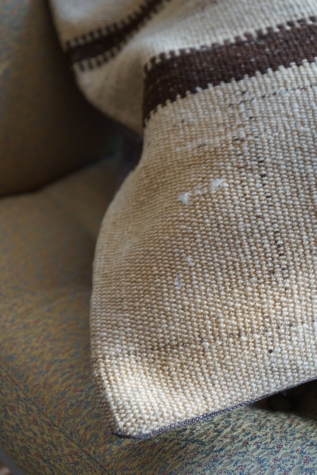 Türkiye Old Kilim Cushion Cover Brown , Beige Stripe Design 44 × 46 cm No.TR25558 / 送料無料・羊毛手織りキリム