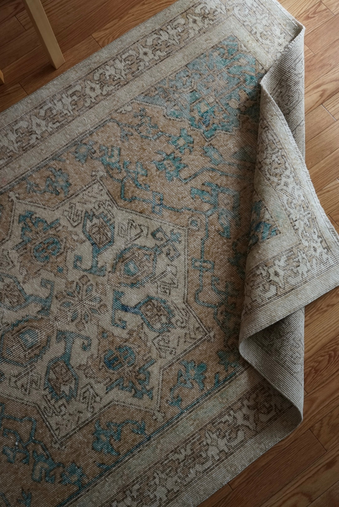 Türkiye Old Oushak Beige , Blue , Medallion 1960年代 227 × 132cm No.TR25454