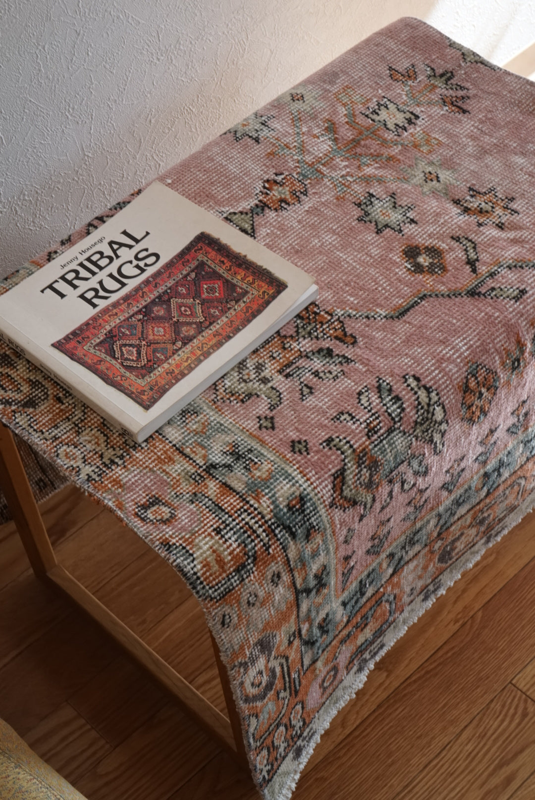 Türkiye Old Oushak Pink Flower 1970年代 95 × 60 cm No.TR25480 / 国内送料無料
