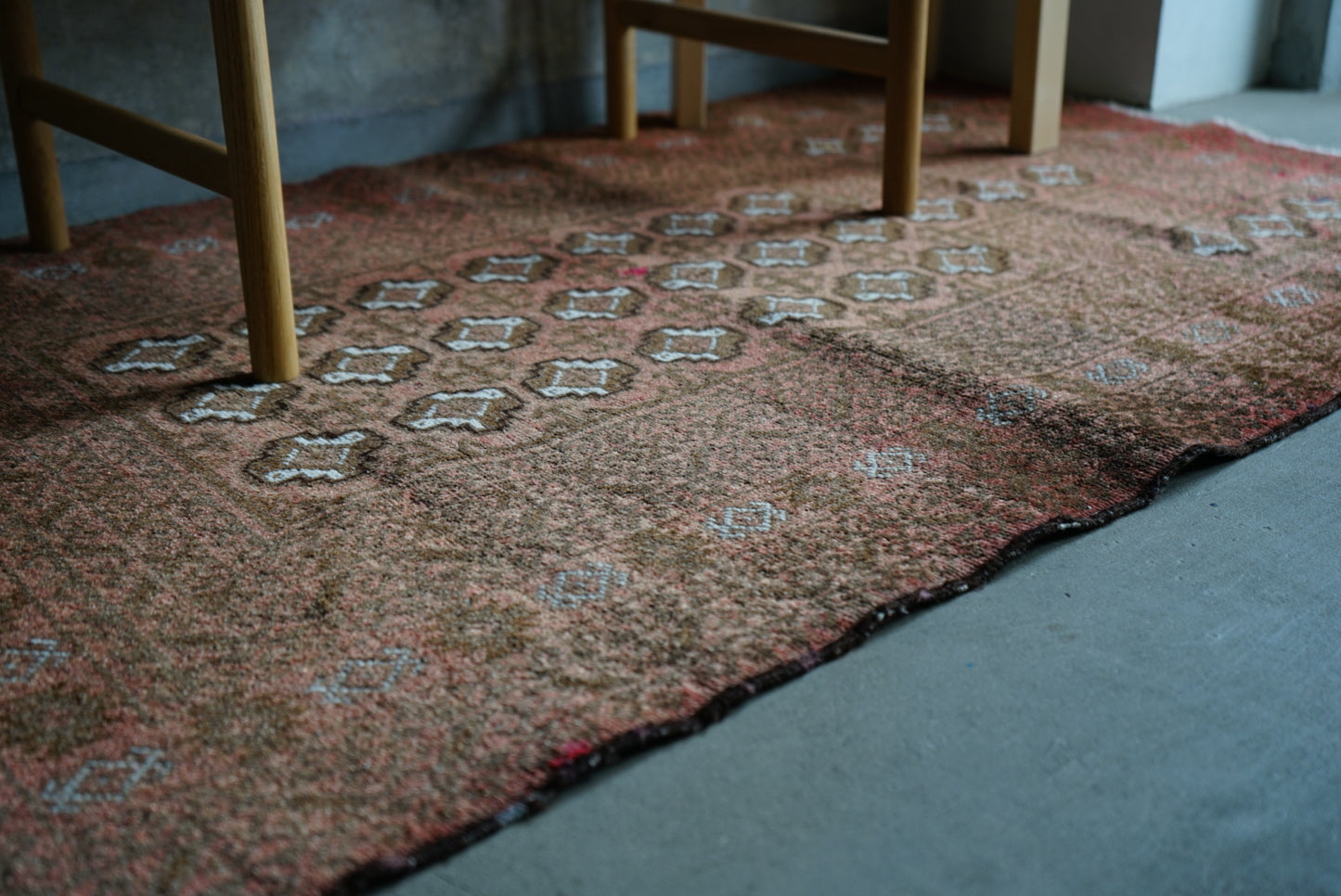 AFGHANISTAN OLD BALUCH PRAYER RUG 1970年代 138 × 88 cm