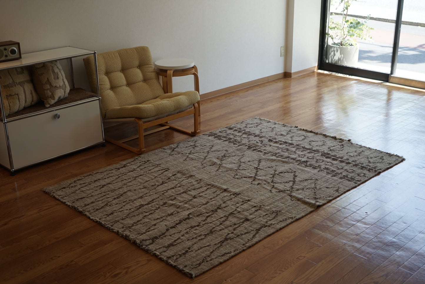 店頭販売 ORIGINAL IRAN QASHQAI KILIM " TRIBE " 204 × 142 cm