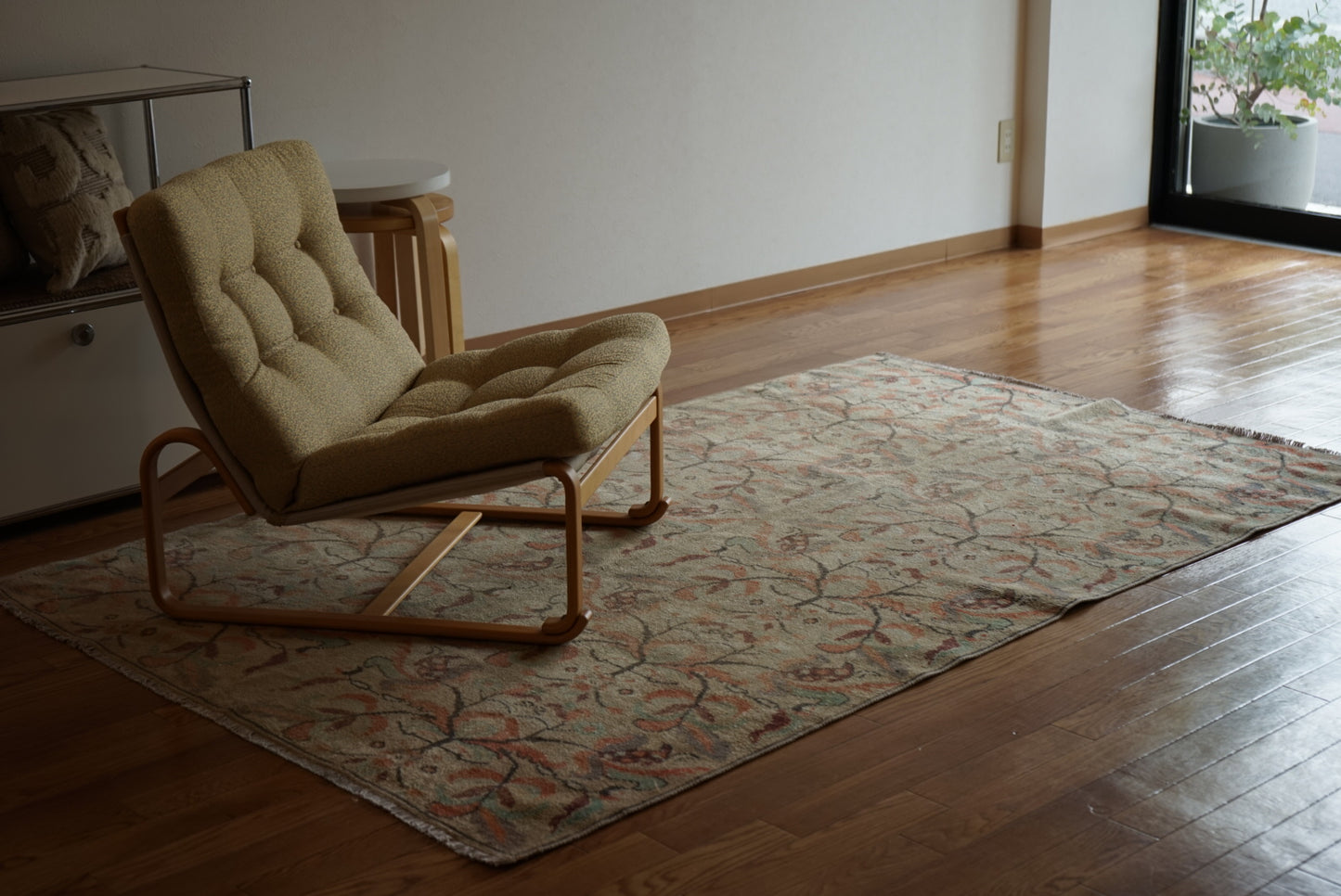 Türkiye Old Isparta Beige Floral 1970年代 218 × 136 cm No.TR25267