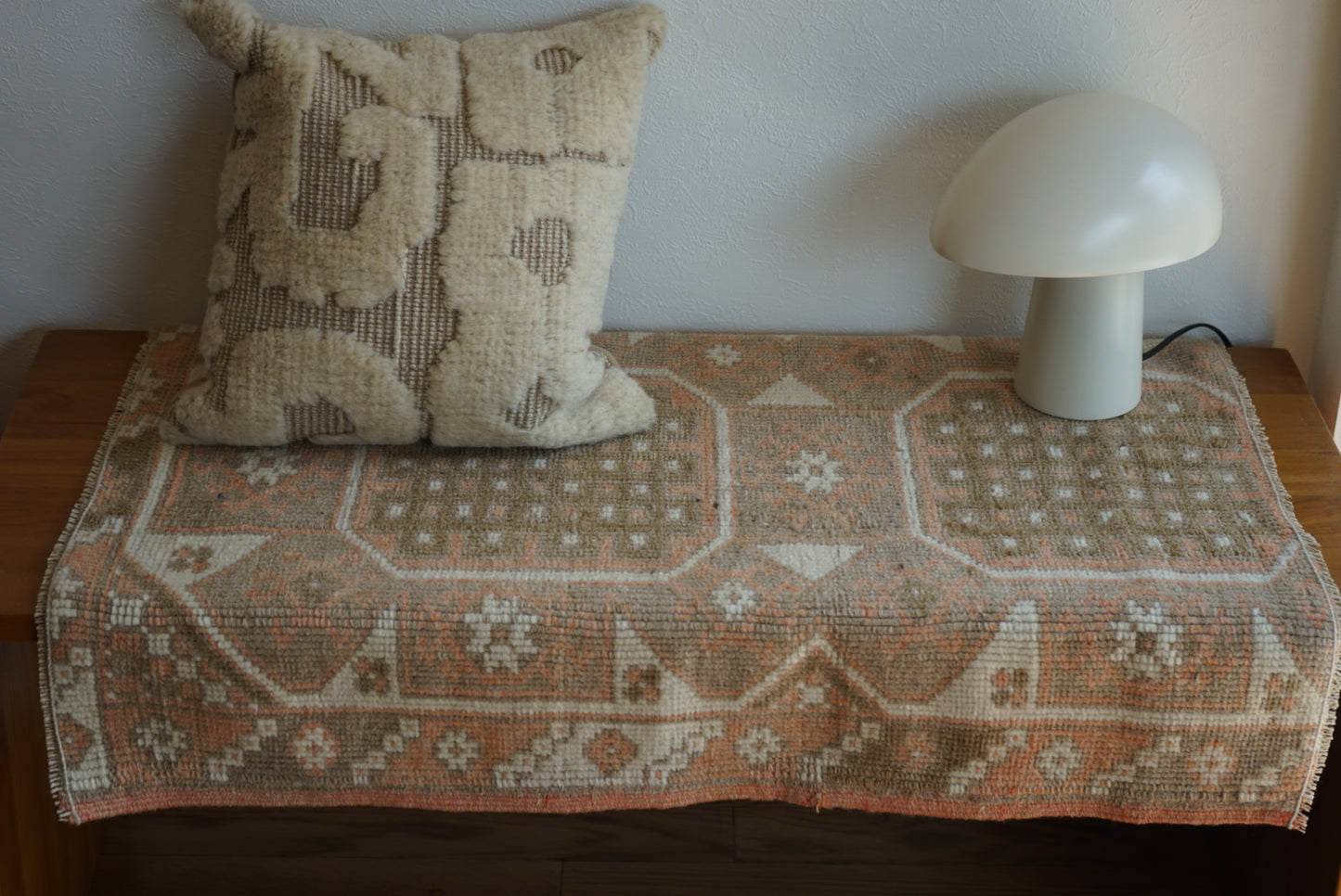 Türkiye Old Oushak Pale Orange 1970年代 85 × 70 cm No.TR25411