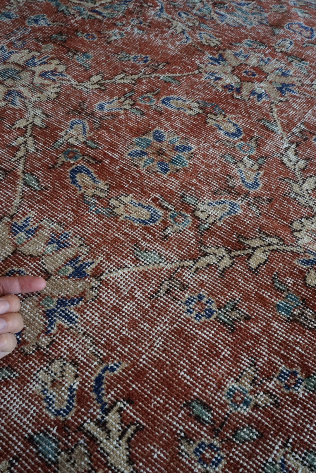 Türkiye Old Isparta Red , Blue Flower Medallion 1970年代 272.5 × 176.5 cm No.TR25508 / 国内送料無料・羊毛手織り絨毯