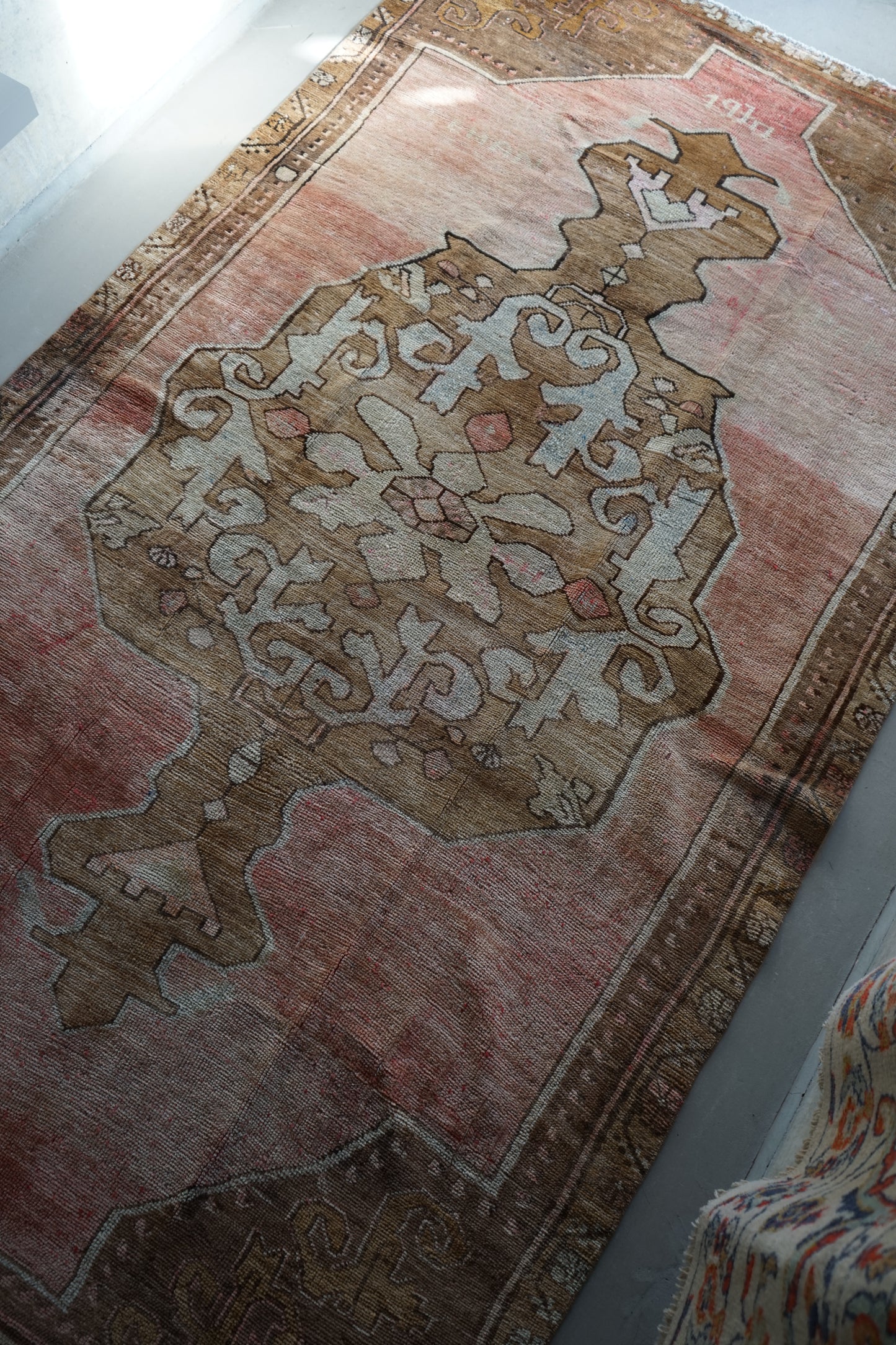 TURKEY OLD OUSHAK SALMON PINK 1970年代 286 × 162 cm No.TR25197