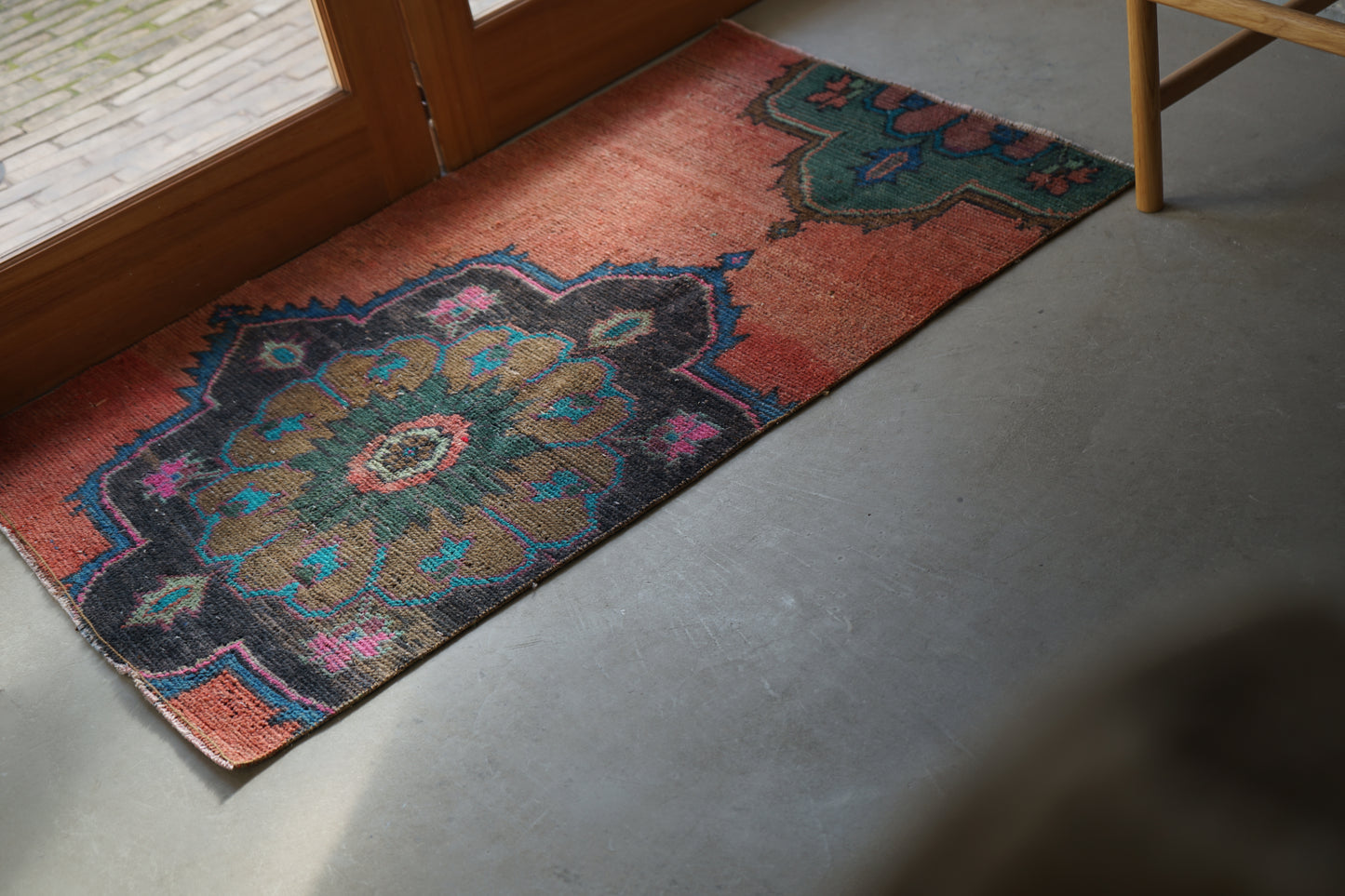 TURKEY OLD RUBY RED FLOWER SMALL SIZE 1970年代 116 × 71 cm No.TR25217