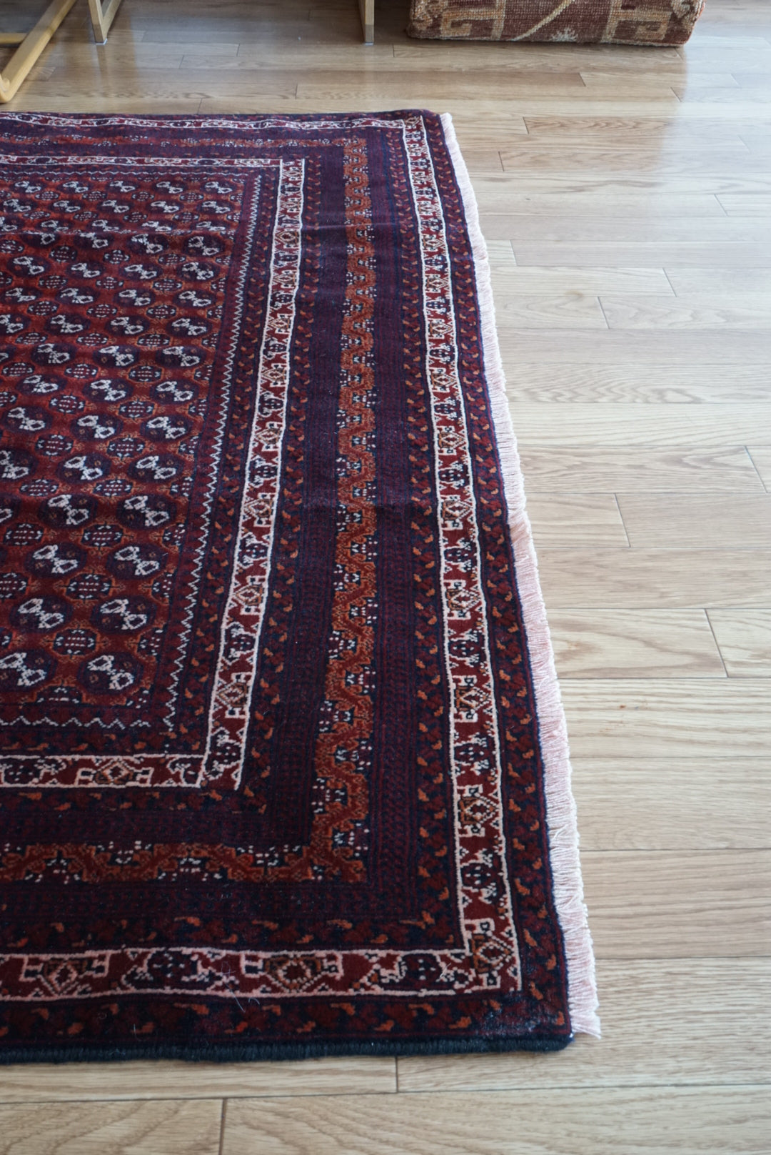 店頭販売 Afghanistan Old Turkmen Mauri Gul 1980年代 190 × 147 cm  No.AF2538 / 国内送料無料・羊毛手織り絨毯