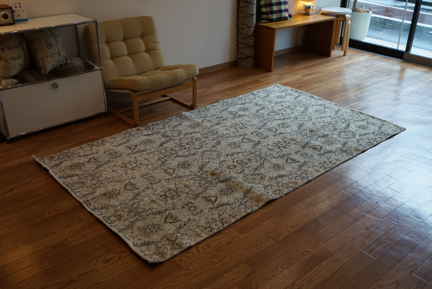 Türkiye Old Isparta Pale Blue , Gold Flower 1970年代 234 × 133 cm No.TR25516 / 国内送料無料・羊毛手織り絨毯