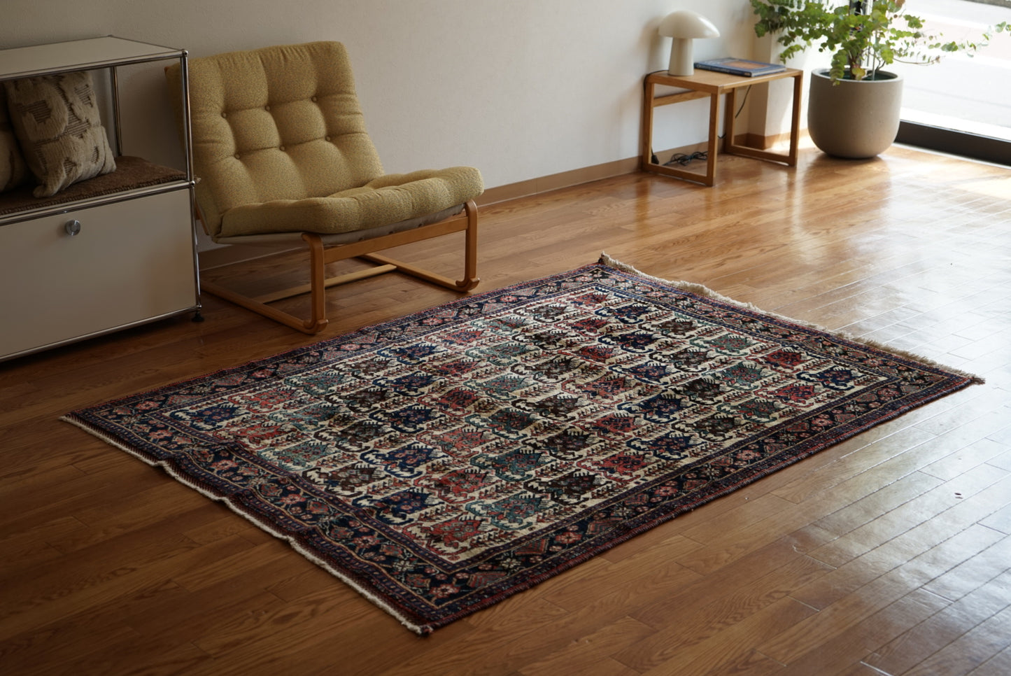 店頭販売 Iran Antique Afshar Pistachios 1860年代 183 × 135 cm