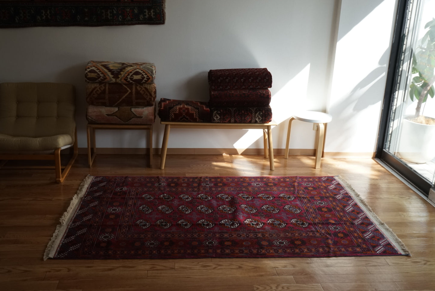 店頭販売 Afghanistan Old Turkmen Cassis 1970年代 210 × 123.5 cm  No.AF2537 / 国内送料無料・羊毛手織り絨毯