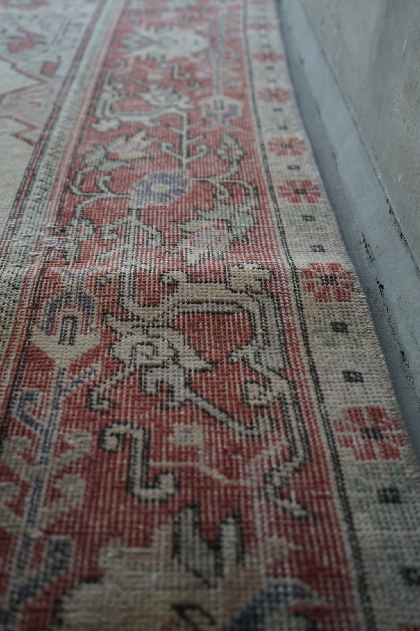 TURKEY OLD ISPARTA PINK BEIGE MEDALLION 1970年代 265 × 194 cm No.TR25213