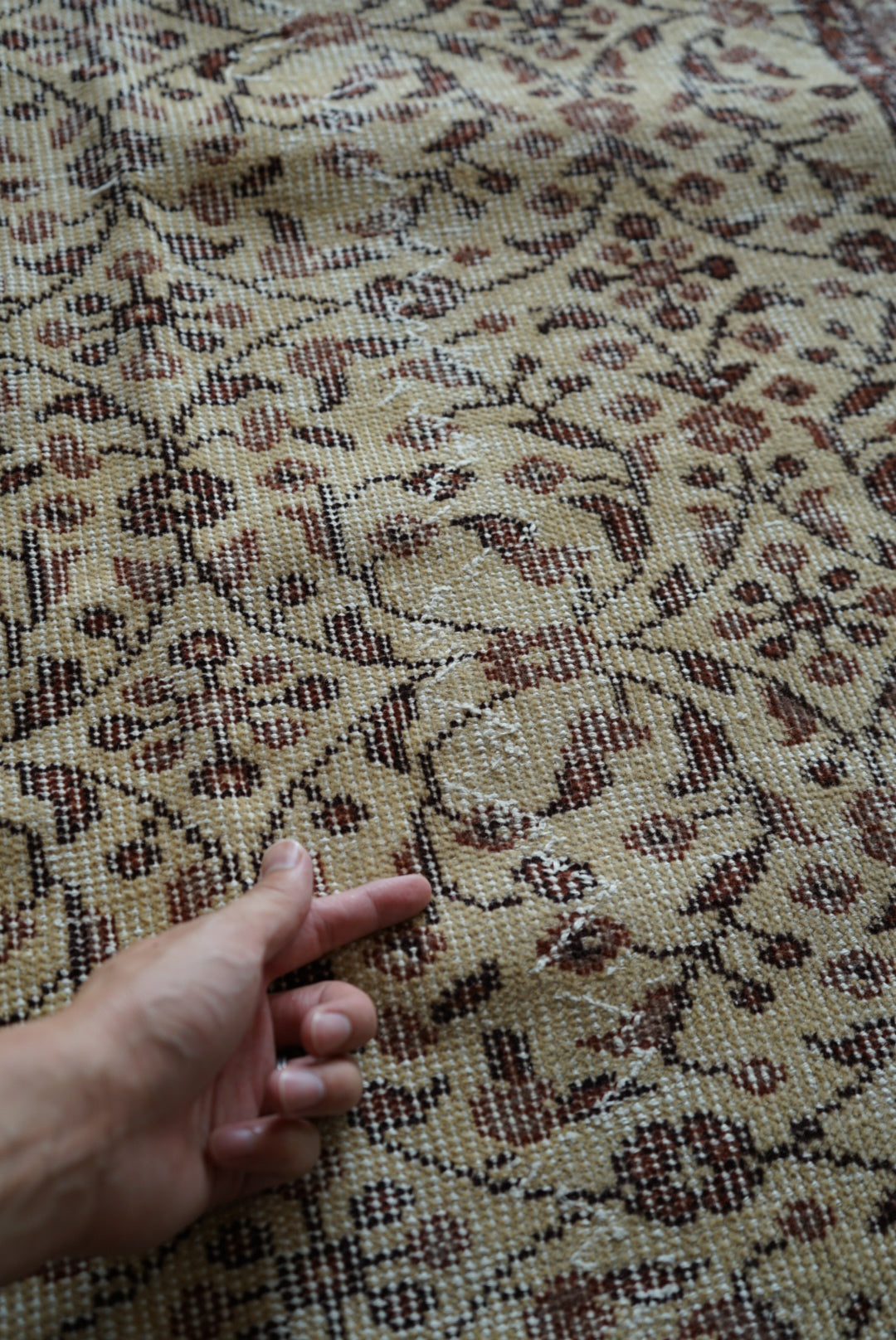 Türkiye Old Isparta Beige ,  Azuki Color Flower 1970年代 198.5 × 117 cm No.TR25519 / 国内送料無料・羊毛手織り絨毯