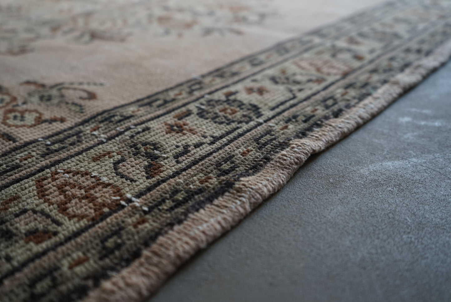 Türkiye Old Isparta Floral Rich Color Beige, Olive 1970年代 195 × 113 cm No.TR25259