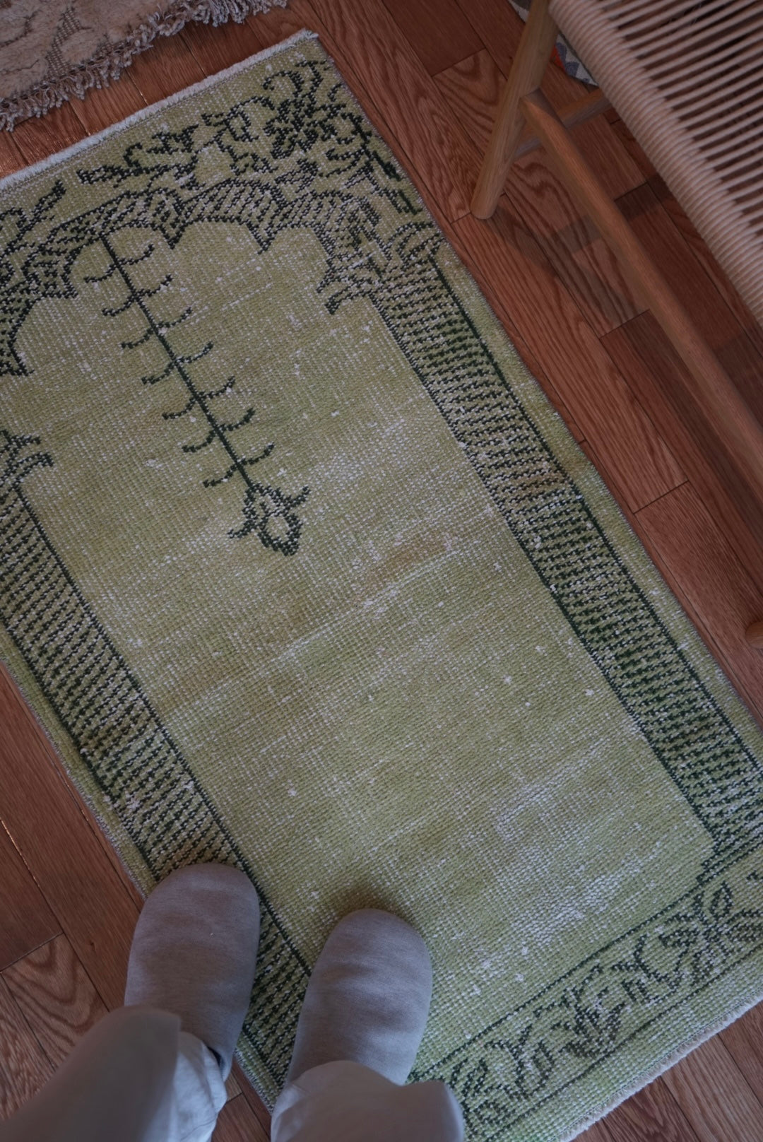 TURKEY OLD ISPARTA PRAYER RUG ARTICHOKE 1970年代 116 × 66 cm No.TR25201