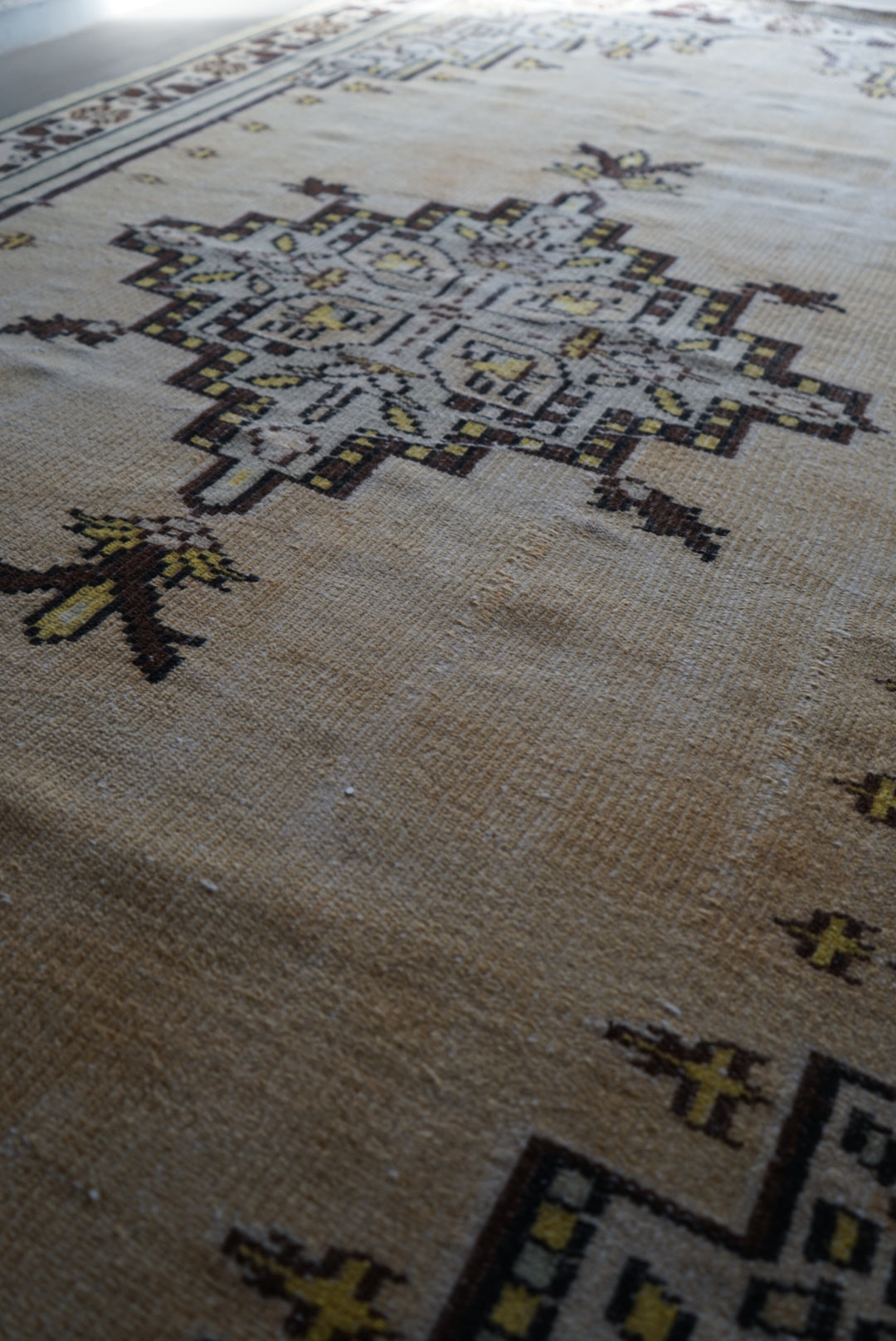 Türkiye Old Isparta Yellow Beige 1970年代 248 × 149 cm No.TR25229