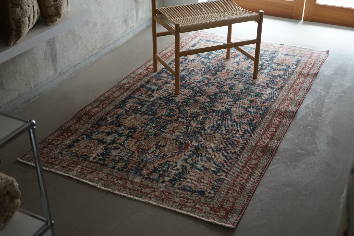 TURKEY OLD ISPARTA NAVY FLORAL 1970年代 207 × 114 cm No.TR25176