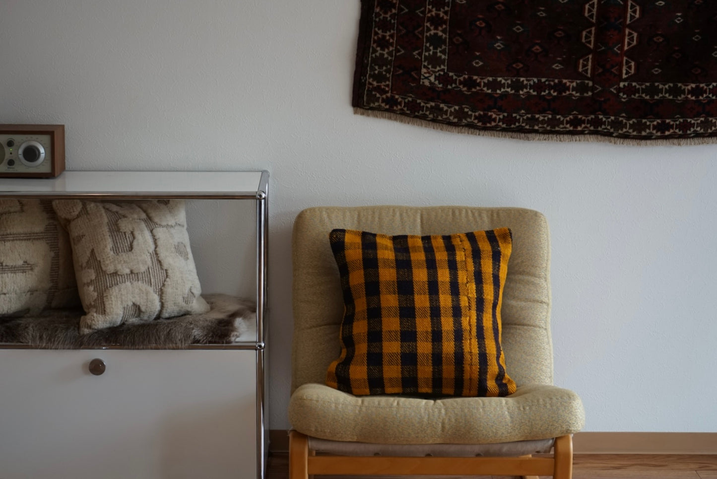 Türkiye Old Kilim Cushion Cover Yellow , Navy Checker Design 45 × 45 cm No.TR25530 / 国内送料無料・羊毛手織りキリム