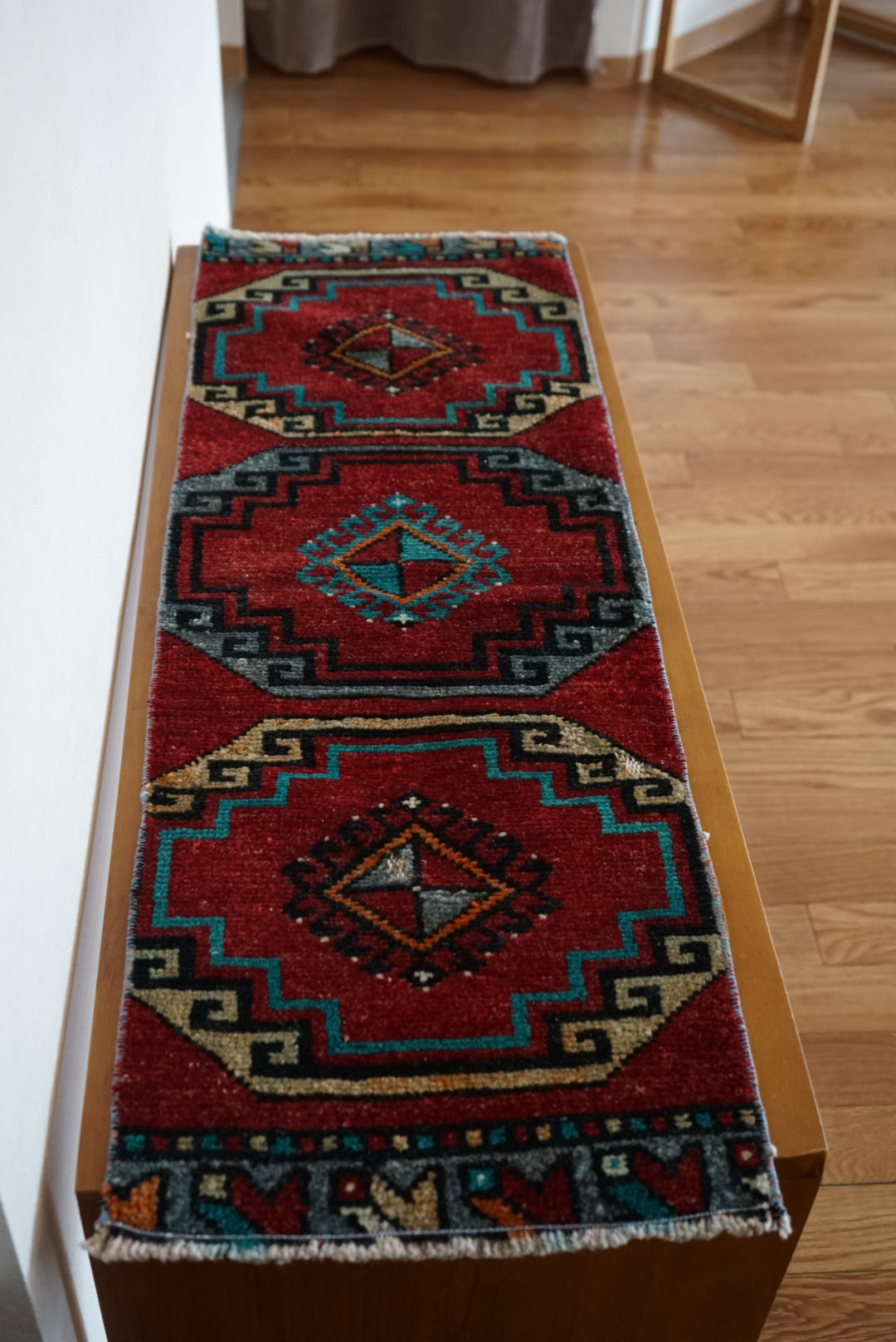 Türkiye Old Oushak Red , Turquoise Runner 1970年代 103 × 36 cm No.TR25542 / 国内送料無料・羊毛手織り絨毯