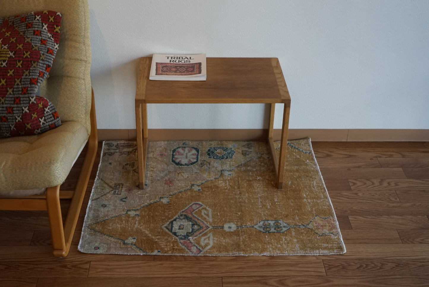 Türkiye Old Oushak Beige , Brass 1970年代 85 × 70 cm No.TR25479 / 国内送料無料