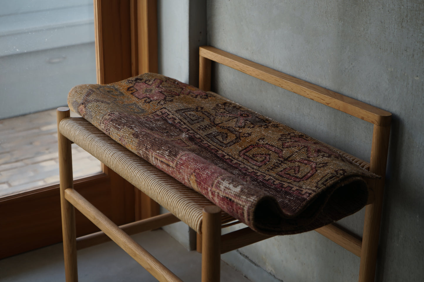 TURKEY OLD ISPARTA PINK BEIGE SMALL SIZE 1970年代 120 × 68 cm No.TR25219