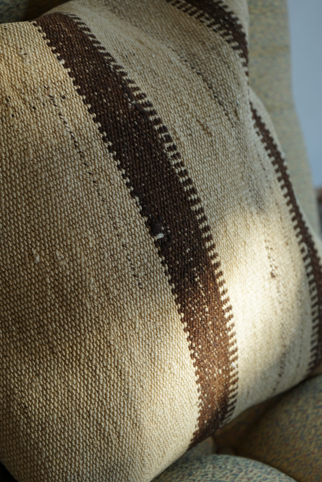 Türkiye Old Kilim Cushion Cover Brown , Beige Stripe Design 44 × 46 cm No.TR25558 / 送料無料・羊毛手織りキリム