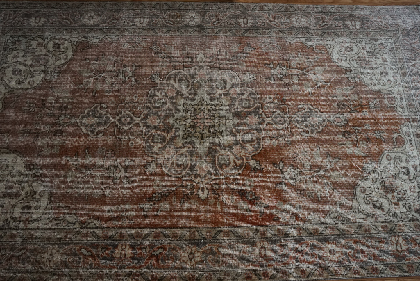 Türkiye Old Isparta Medallion Orange , Glay 1960年代 244 × 138.5 cm No.TR25478 / 国内送料無料・羊毛手織り絨毯