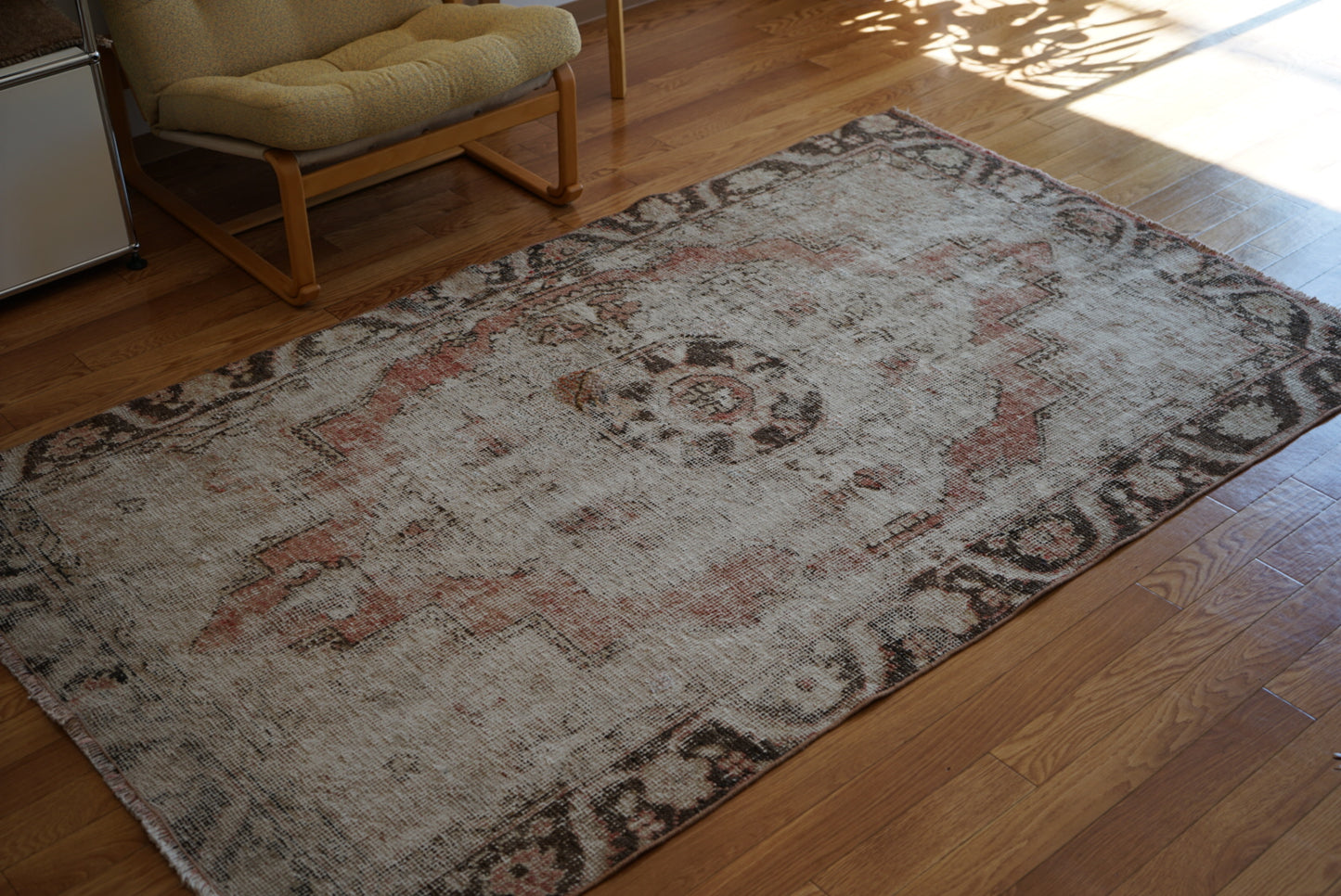 Türkiye Old Isparta Brown, CoralPink 1970年代 199 × 123 cm No.TR25277
