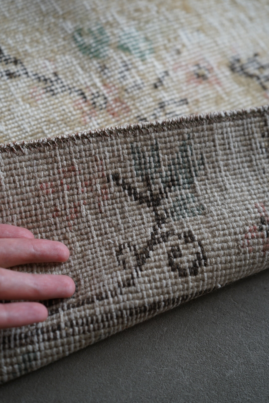 TURKEY OLD ISPARTA YELLOW BEIGE FLOWER 1970年代 194 × 106 cm No.TR25147