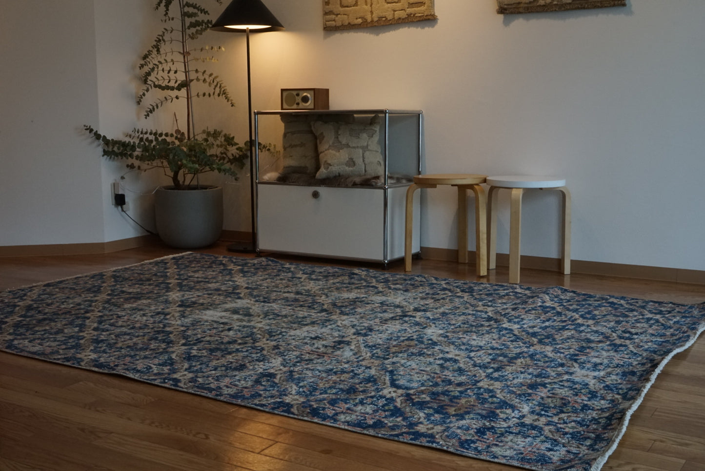 Türkiye Old Isparta Blue 1970年代 255 × 176.5 cm No.TR25434