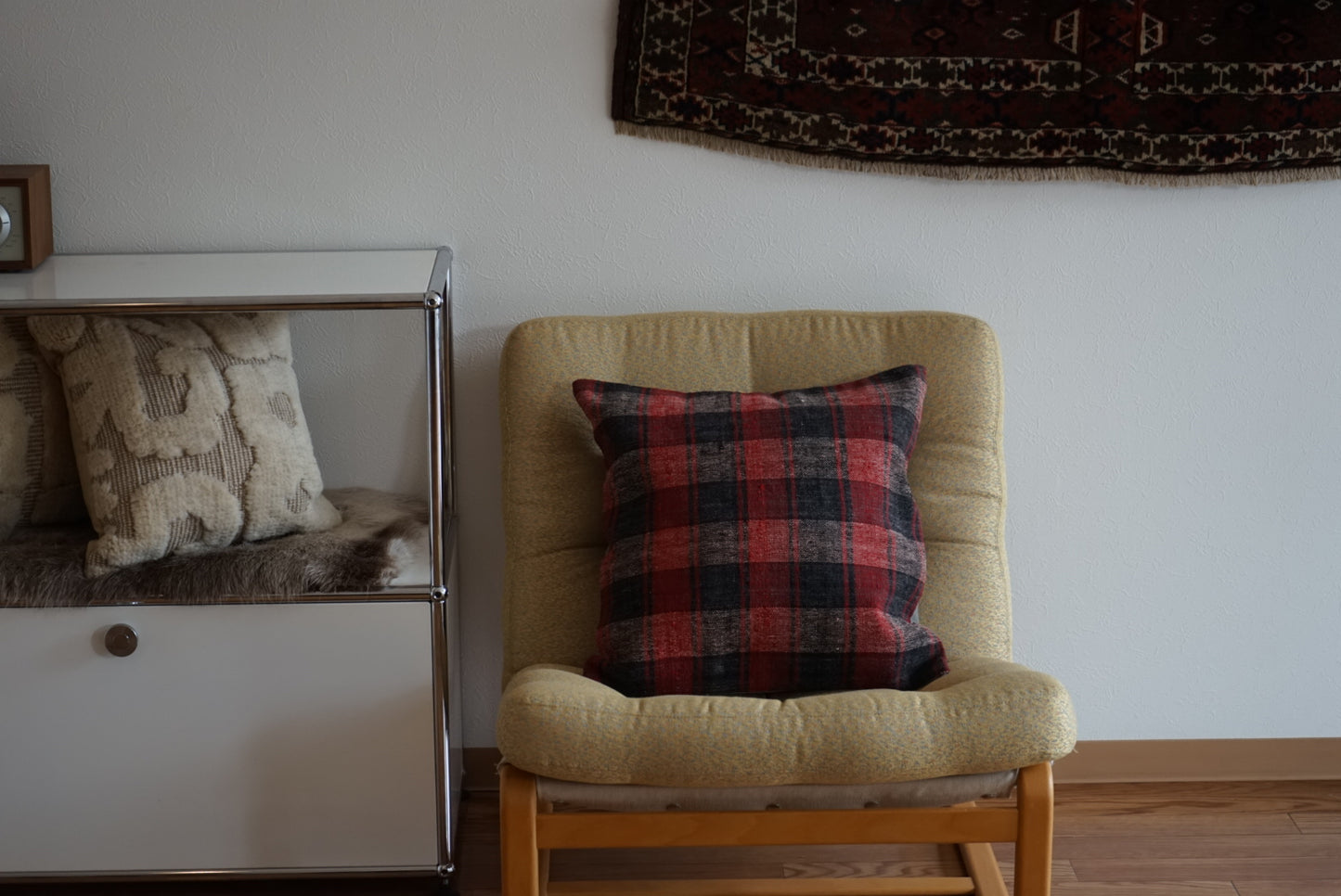Türkiye Old Kilim Cushion Cover Red , Black Checker Design 45 × 45 cm No.TR25534 / 送料無料・羊毛手織りキリム