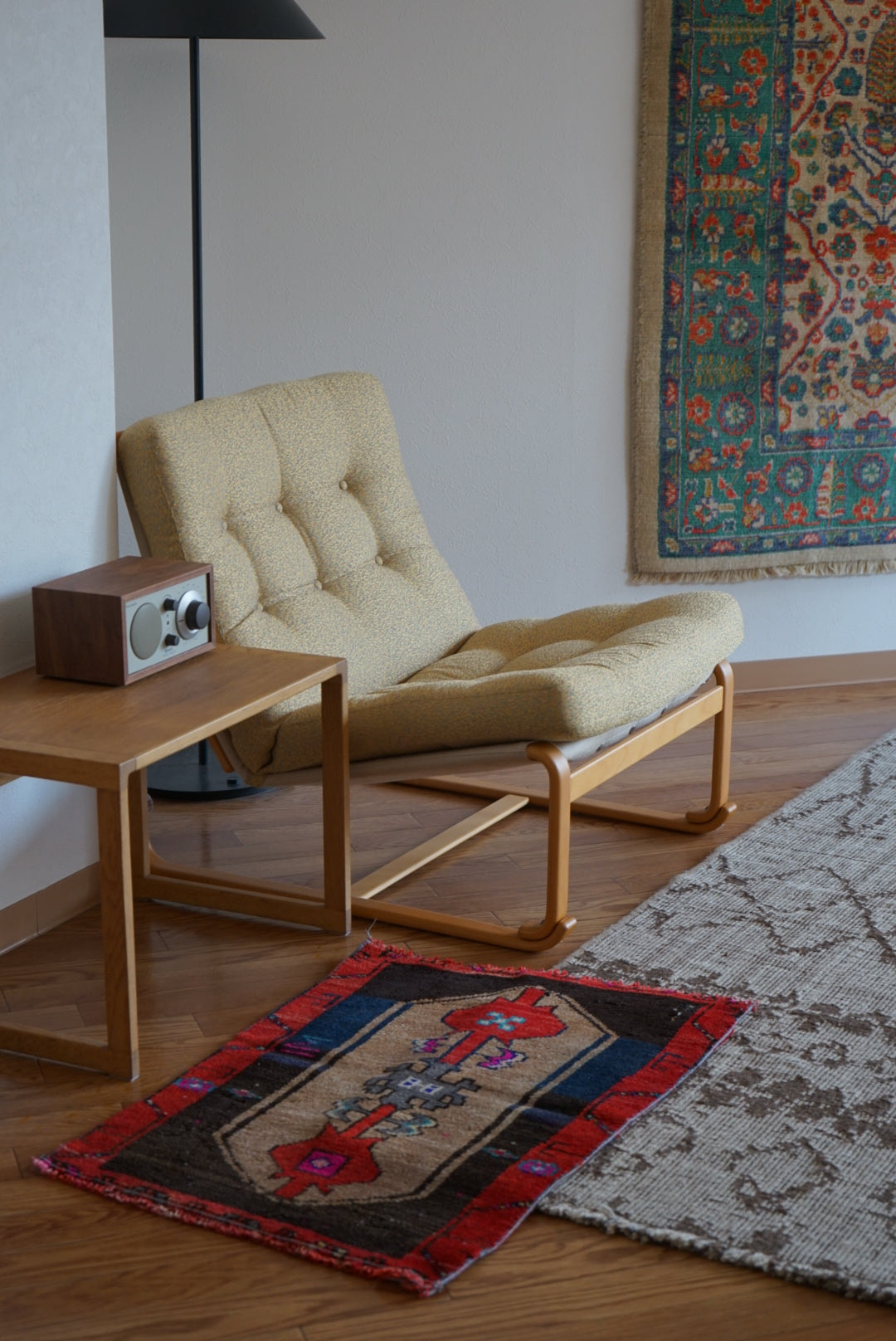 Türkiye Old Oushak Red , Beige , Black 1970年代 72.5 × 52 cm No.TR25545 / 国内送料無料・羊毛手織り絨毯