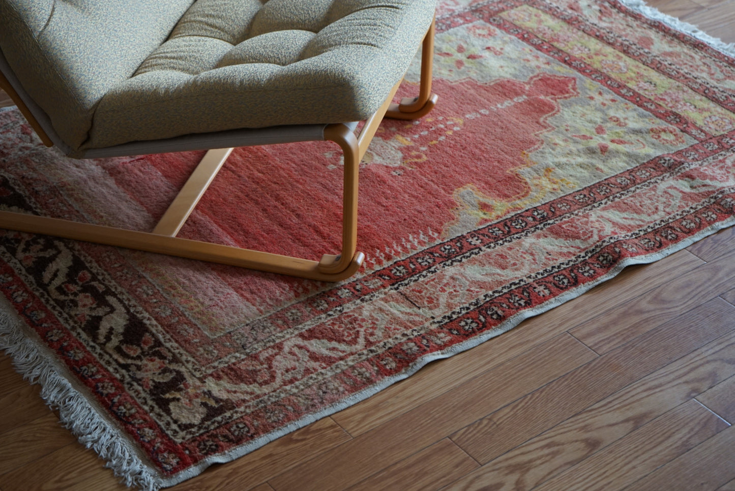 Tribal rug Türkiye Old Kayseri Prayer 1980年代 165 × 112 cm No.TR25535 / 国内送料無料・羊毛手織り絨毯