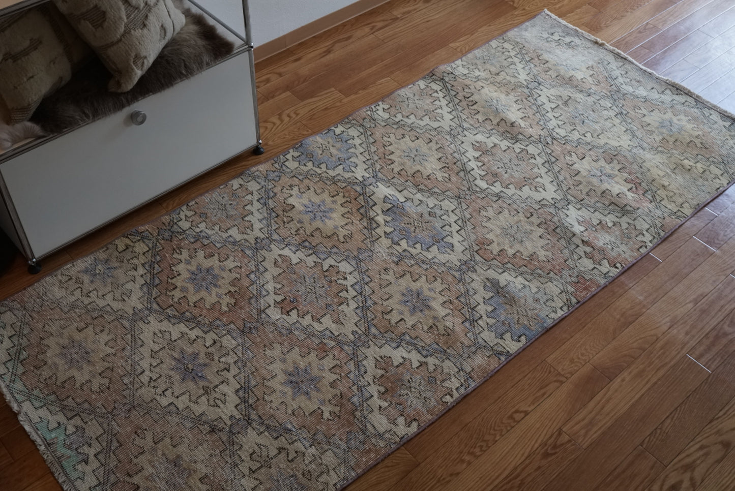 Türkiye Old Isparta Runner Beige , Blue Mix 1970年代 229 × 98 cm No.TR25471